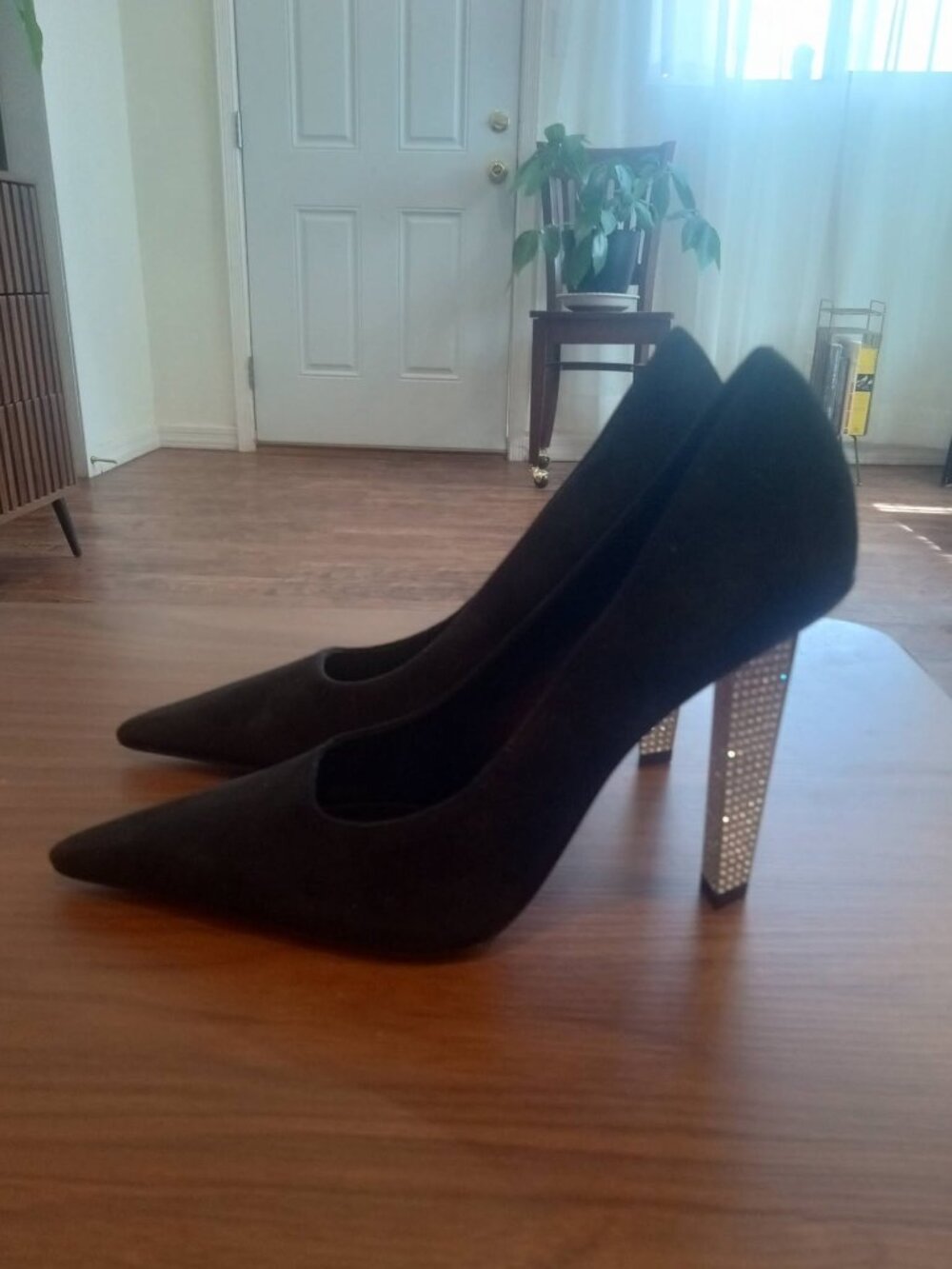 Michael Kors Halle Suede Pump Size 6M